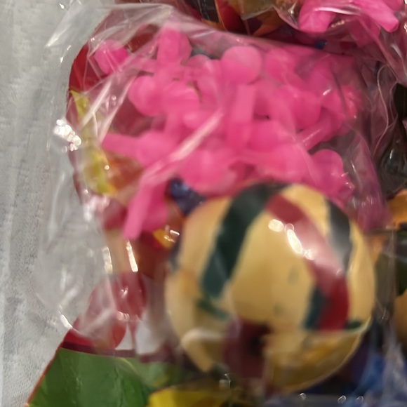 Jacks Game, 3 Sets, Each Set with 10 Plastic Jacks and 1 Marbleized Rubber Ball - Picture 5 of 5